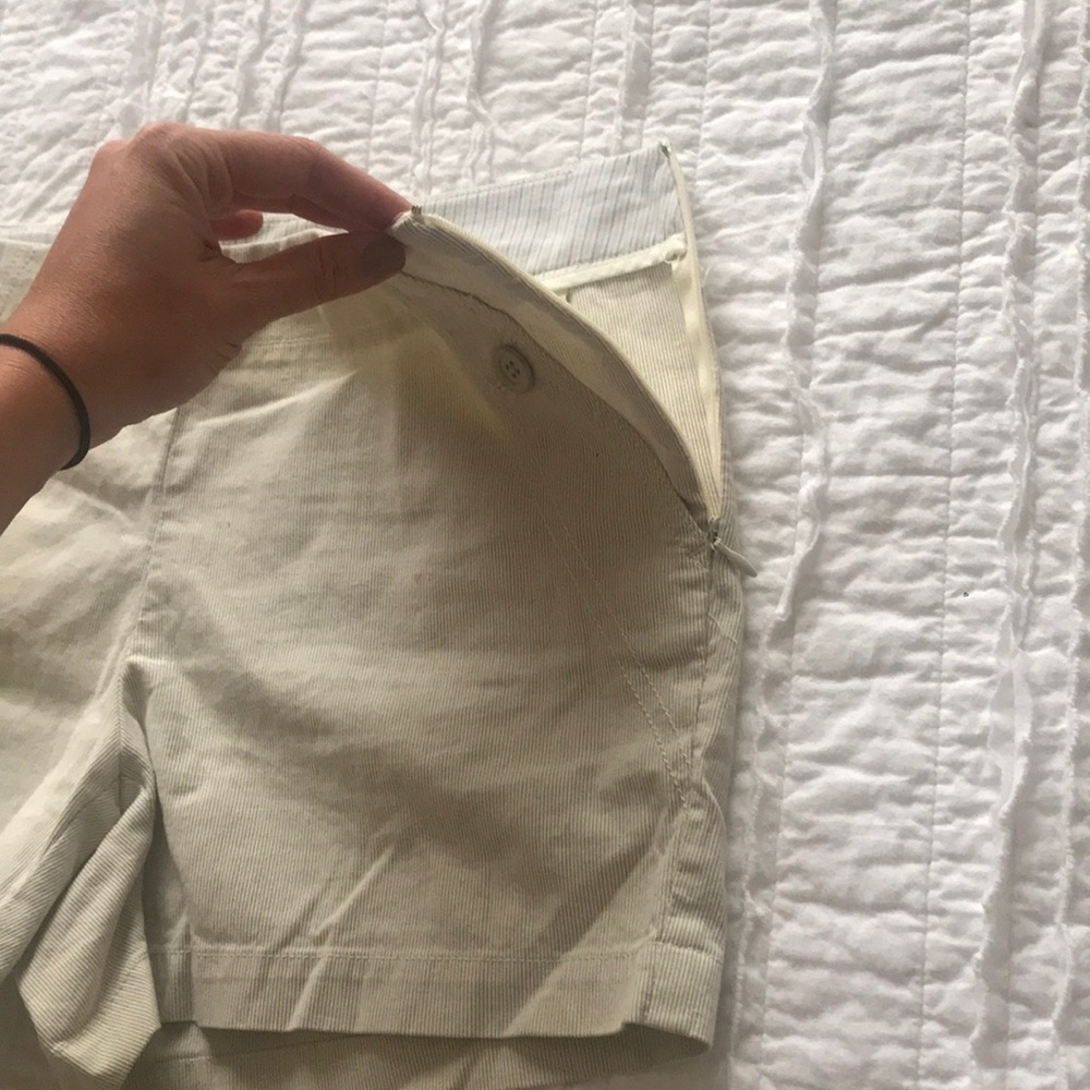 Shorts - Picture 3 of 3